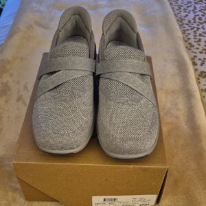 Stylish Gray Women's Sneakers